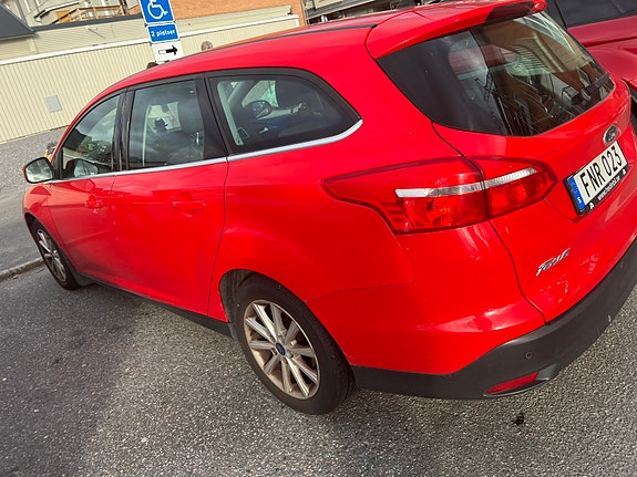 Ford Focus 2 of 7