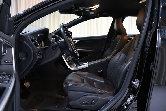Volvo V60 Cross Country 16 of 29