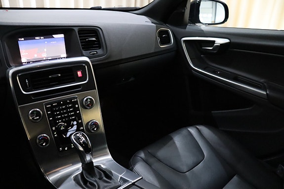 Volvo V60 Cross Country 26 of 29