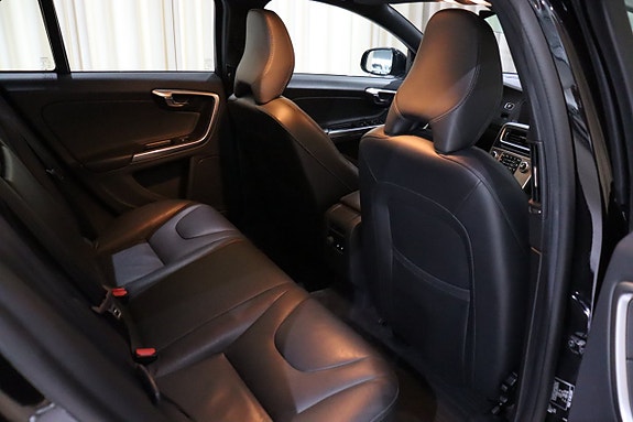 Volvo V60 Cross Country 12 of 29