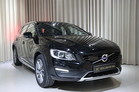 Volvo V60 Cross Country 2 of 29