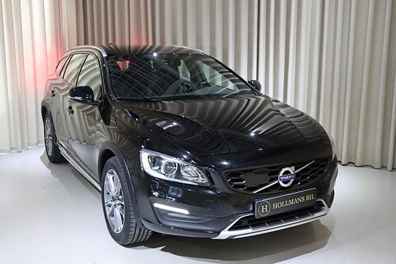 Volvo V60 Cross Country 3 of 29
