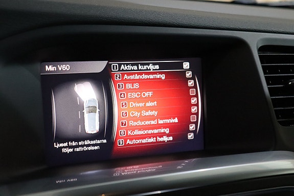 Volvo V60 Cross Country 24 of 29