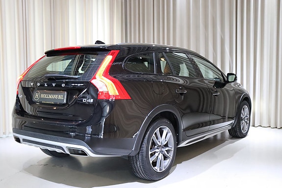 Volvo V60 Cross Country 11 of 29