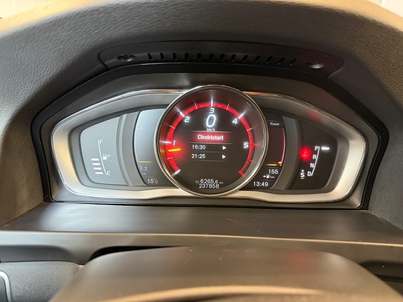 Volvo XC60 5 of 17