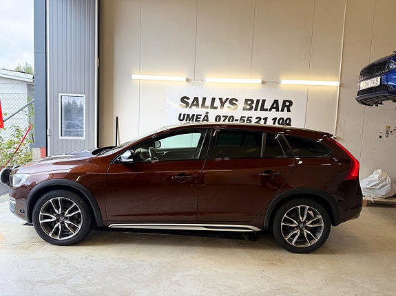 Volvo XC60 4 of 17