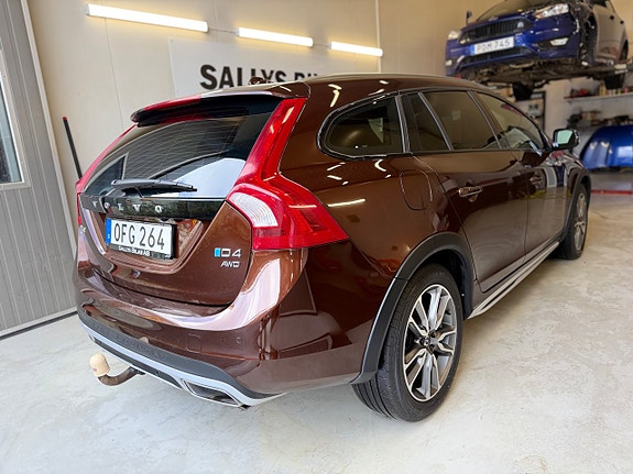 Volvo XC60 15 of 17