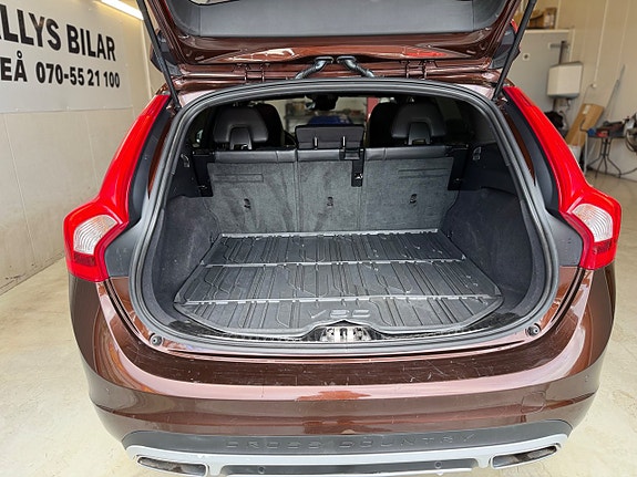 Volvo XC60 7 of 17