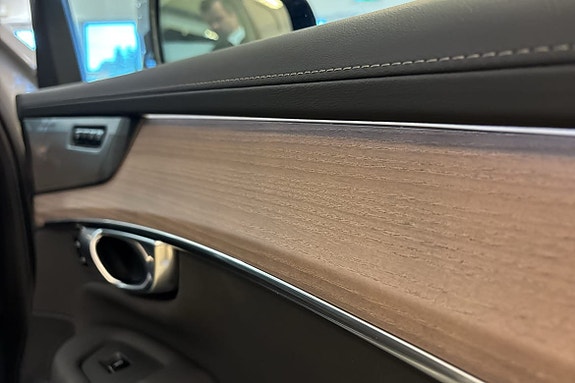 Volvo XC90 20 of 30