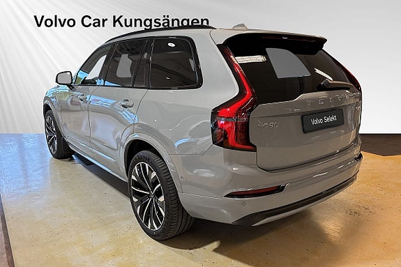 Volvo XC90 4 of 30