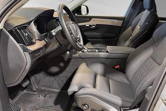 Volvo XC90 7 of 30