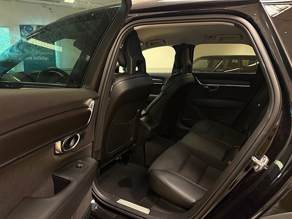 Volvo V90 Cross Country 10 of 20