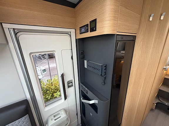 Adria Coral Axess 670 SL - Höga långbäddar - Automat - Solcell - 11 of 20