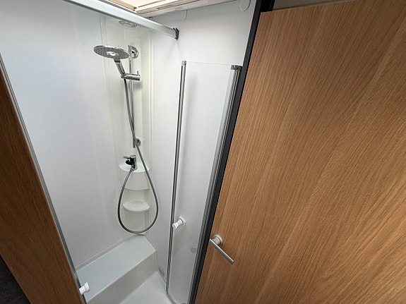 Adria Coral Axess 670 SL - Höga långbäddar - Automat - Solcell - 17 of 20