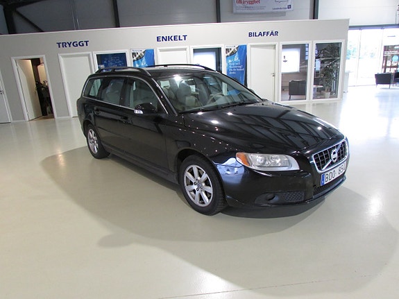 Volvo V70 3 of 10