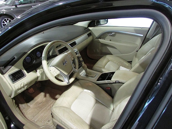 Volvo V70 7 of 10