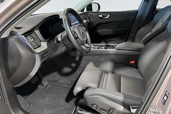 Volvo XC60 7 of 30