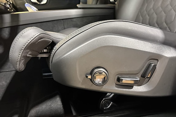 Volvo XC60 20 of 30