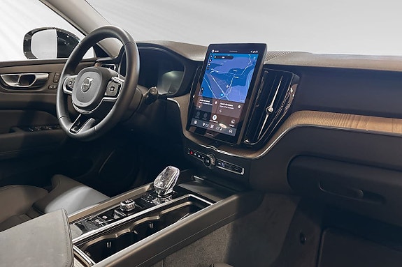 Volvo XC60 10 of 30
