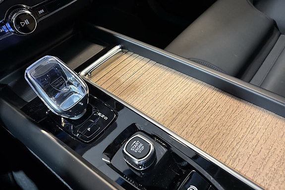 Volvo XC60 15 of 30