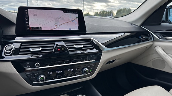 BMW 520d 4 of 5