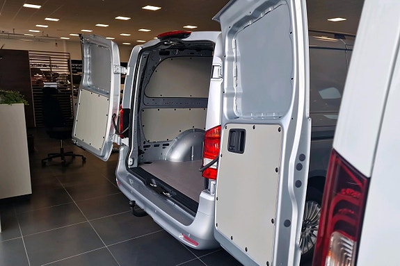 Mercedes-Benz Vito 119 15 of 16