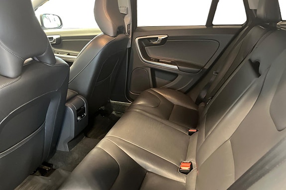 Volvo V60 26 of 30