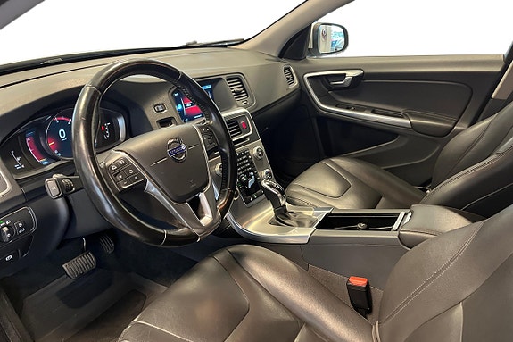 Volvo V60 12 of 30