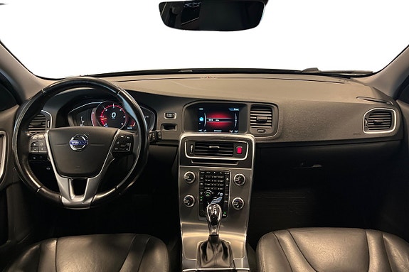 Volvo V60 13 of 30