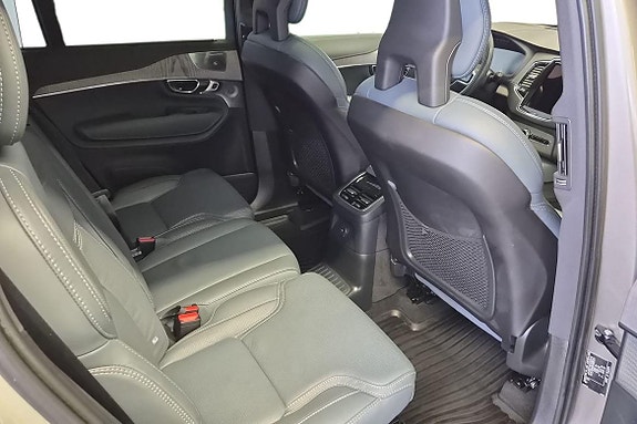 Volvo XC90 9 of 23