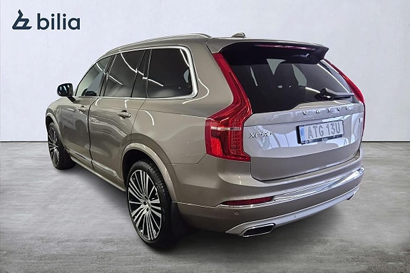 Volvo XC90 2 of 23