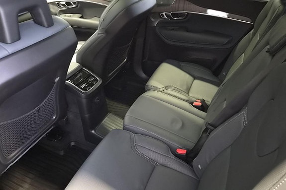 Volvo XC90 13 of 23