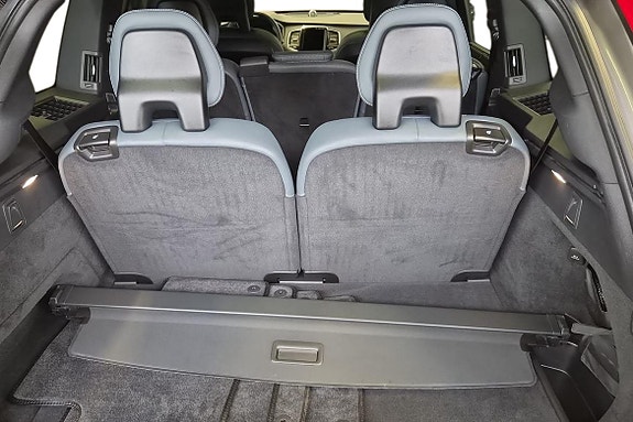 Volvo XC90 12 of 23