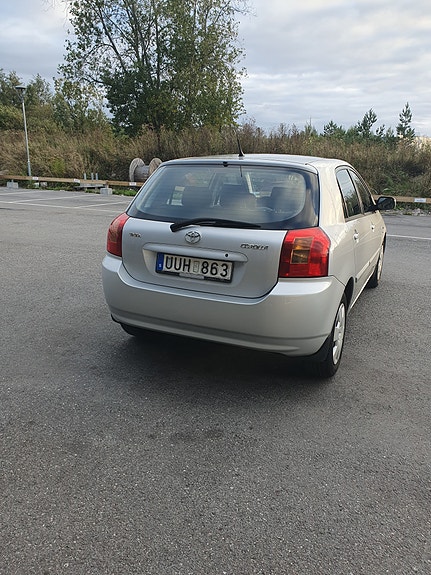 Toyota Corolla 4 of 5