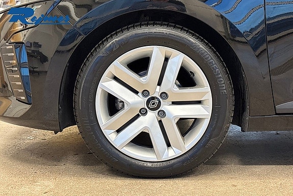 Renault Clio 19 of 19