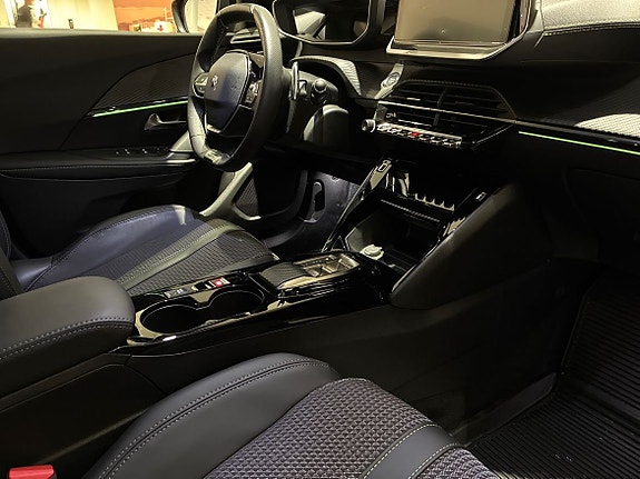 Peugeot 2008 15 of 16