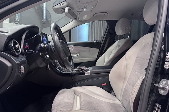 Mercedes-Benz C350 10 of 19