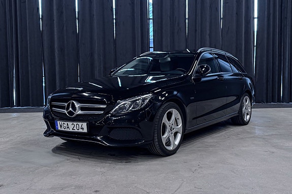 Mercedes-Benz C350 2 of 19
