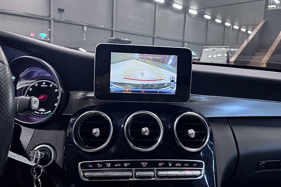 Mercedes-Benz C350 17 of 19