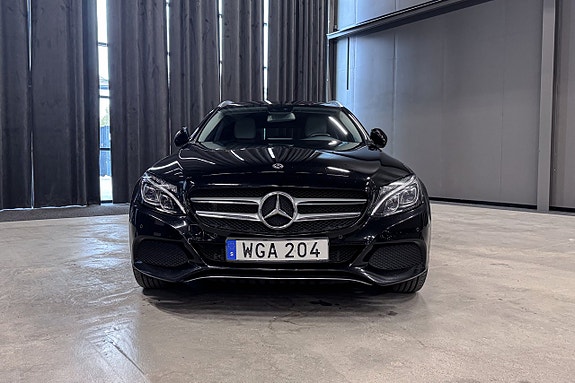 Mercedes-Benz C350 9 of 19