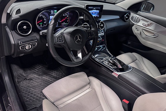 Mercedes-Benz C350 11 of 19