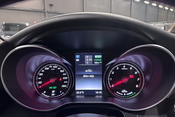 Mercedes-Benz C350 16 of 19