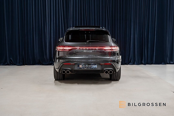 Porsche Macan S 4 of 21