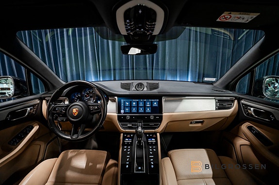Porsche Macan S 12 of 21