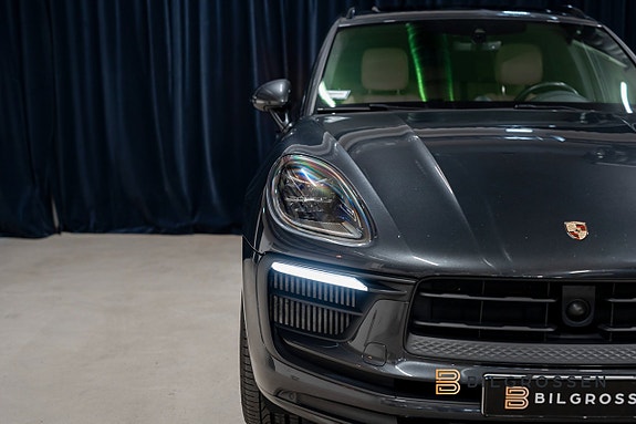 Porsche Macan S 10 of 21