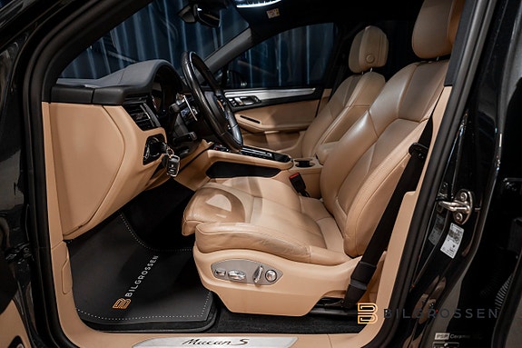 Porsche Macan S 14 of 21