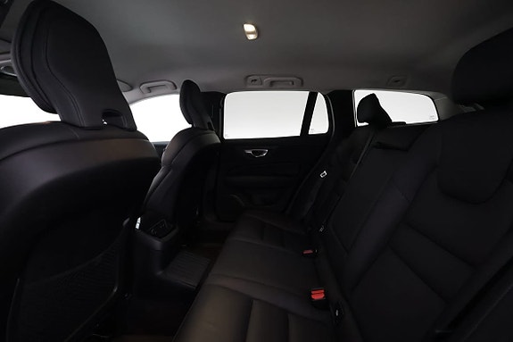 Volvo V60 10 of 16