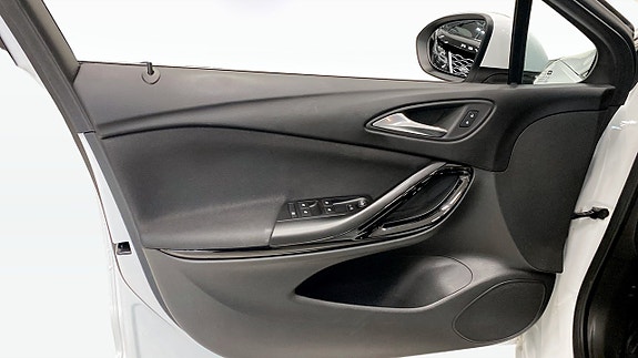 Opel Astra 11 of 18
