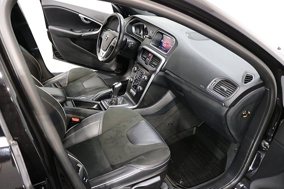 Volvo V40 13 of 22
