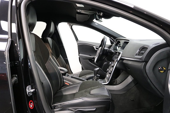 Volvo V40 12 of 22